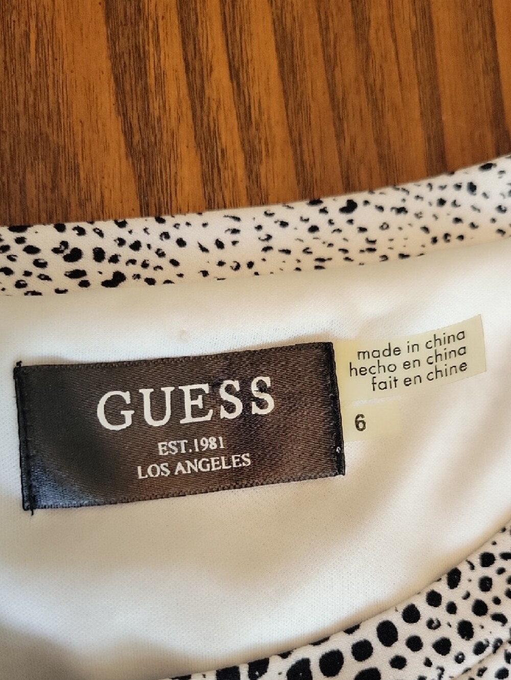NWT -- GUESS " Hailey"  Black and White Printed Tie-Waist Mini Dress | Size: 6 - Picture 4 of 10